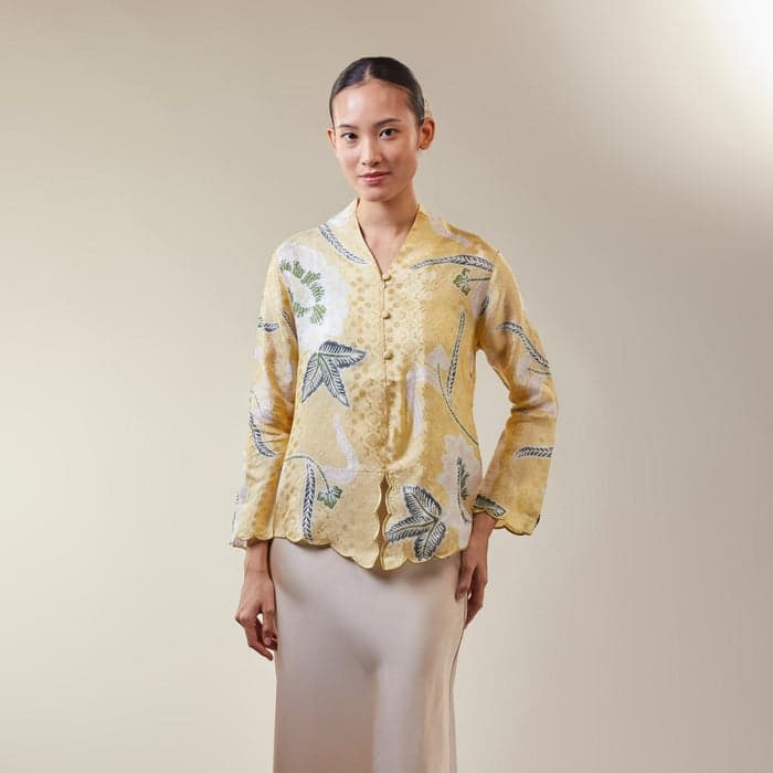 Atasan Wanita