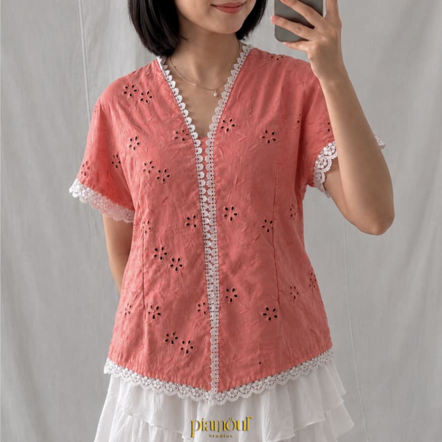 PIAMOUR | AURORA TOP Kebaya Modern Casual Basic Outer Kebaya Encim Lengan Pendek Katun Embroidery Bordir Mix Renda Atasan Blouse Baju Kondangan Wanita Kekinian
